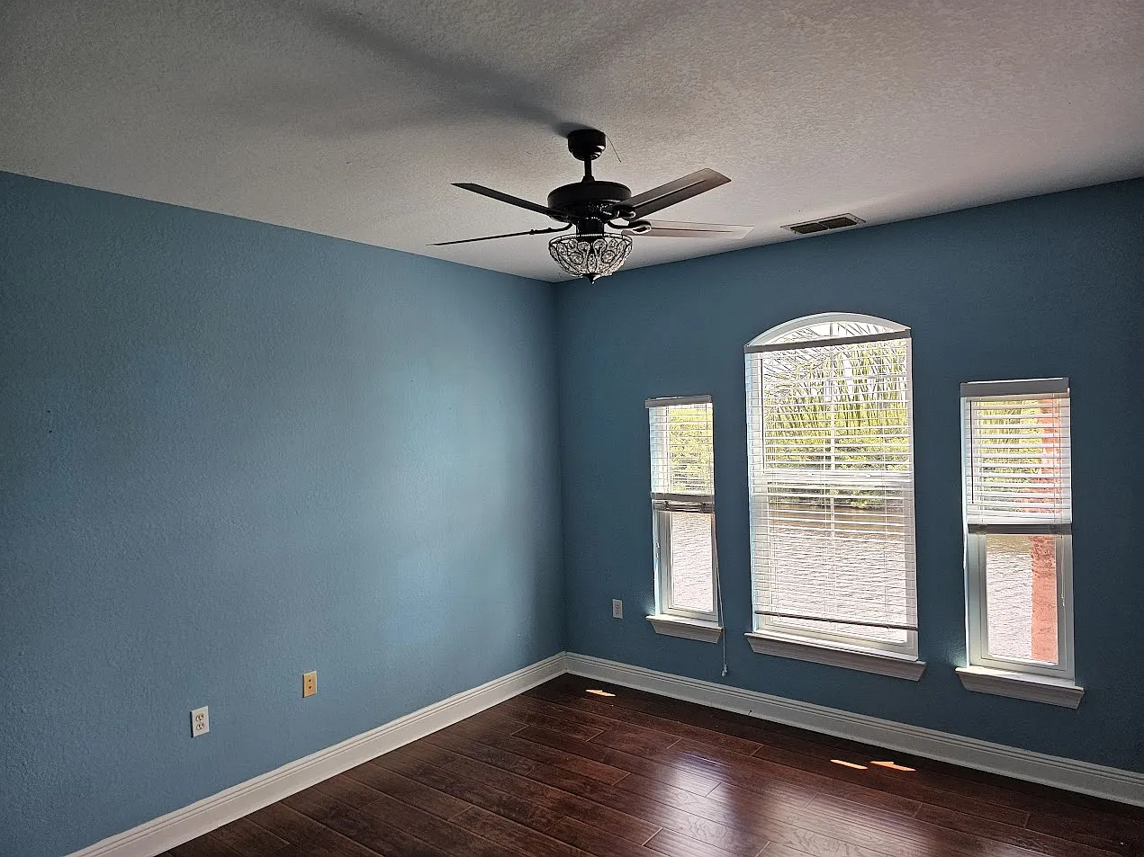 2 bed, 1230 sqft, $2,000 — Photo 4