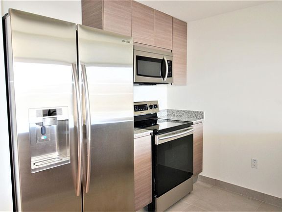 5th image of 73 NE 14th St #1817