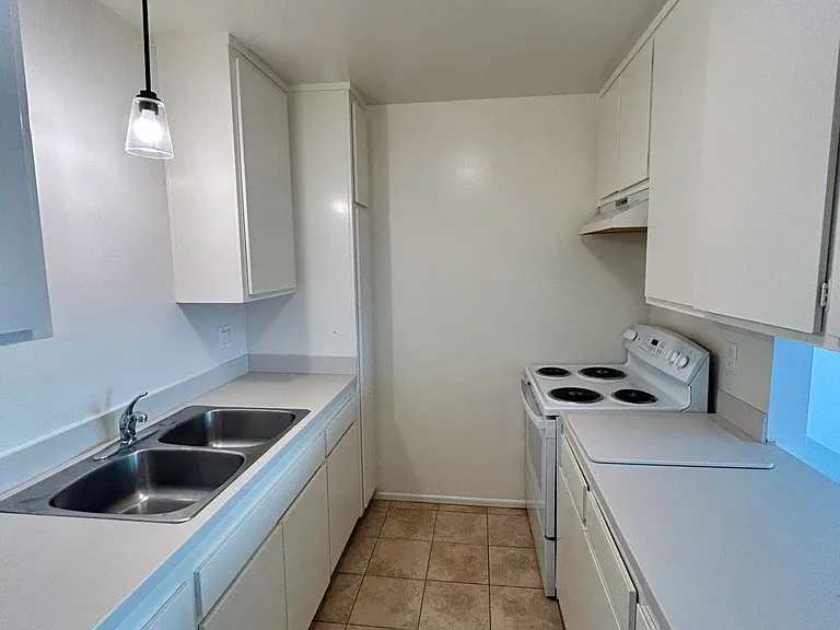 1423 Park Pl #19 — Photo 5