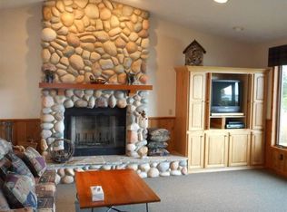 8192 Lakeside Trl, Williamsburg, MI 49690
