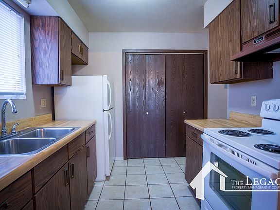 3rd image of 1415 E A St APT 3