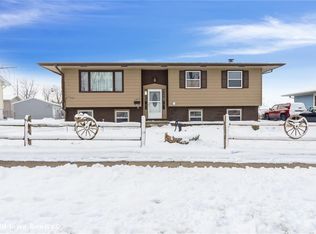 1905 Daleview Dr, Marion, IA 52302