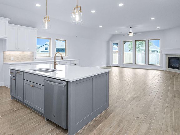 4th image of 26808 Wayland Ct