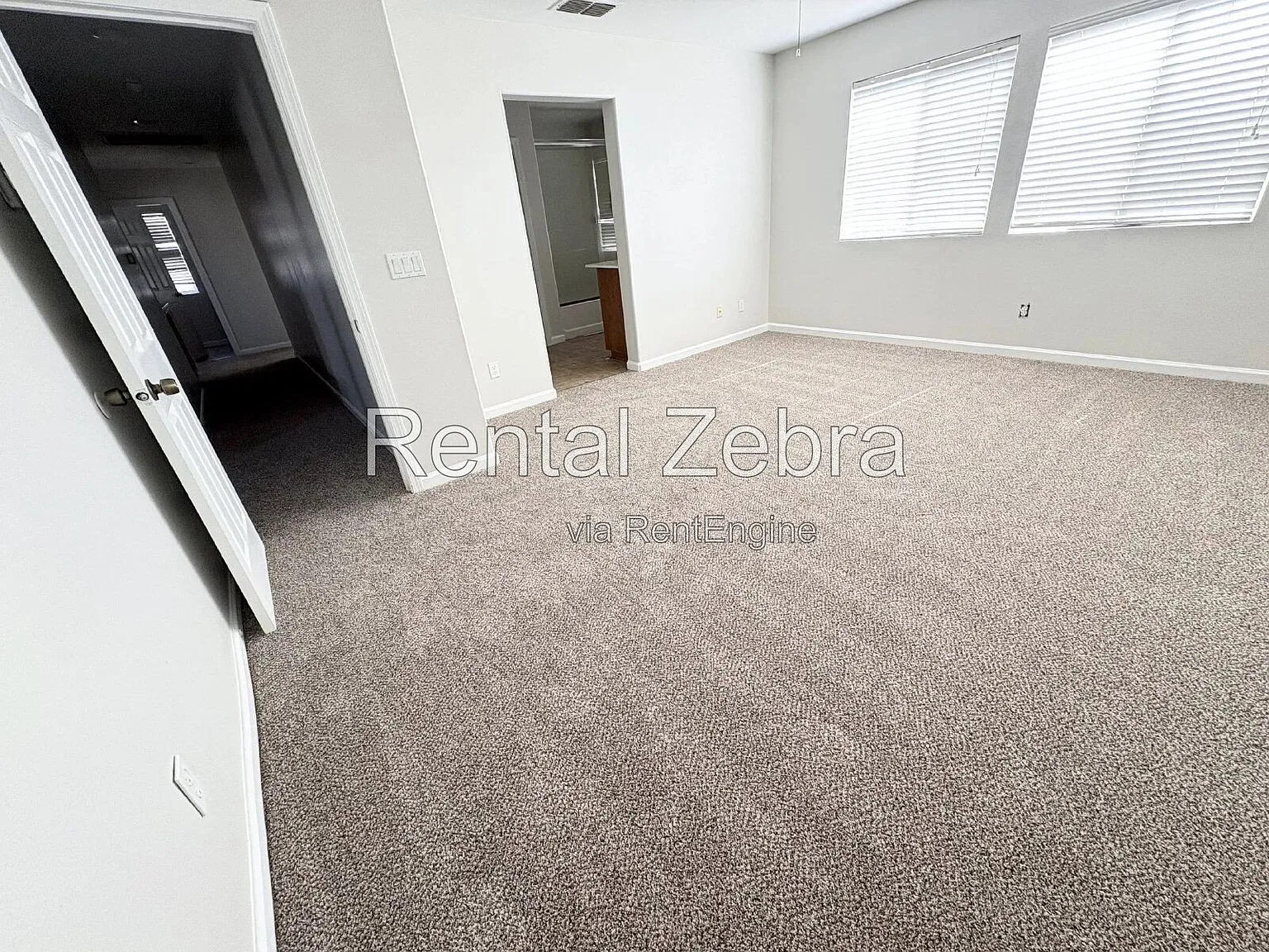 5 bed, 3.0 bath, 2390 sqft, $2,450 — Photo 3