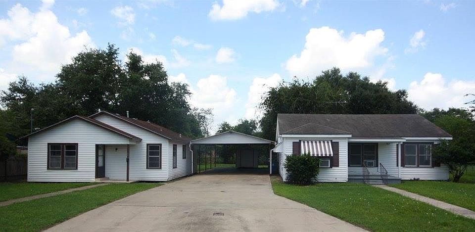 1st image of 705 E Fannin St