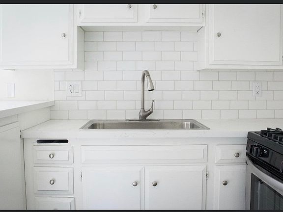 3rd image of 20904 Bloomfield Ave #17