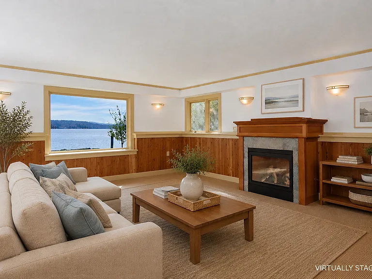 lakefront large family room, with new carpet