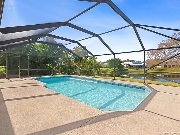 3074 NE Loquat Ln — Photo 29