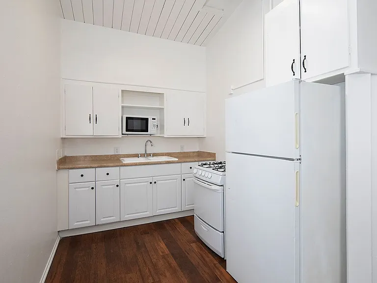Aztec Lofts Apartments — Photo 16