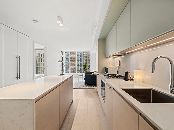 5th image of 1289 Hornby St #1009