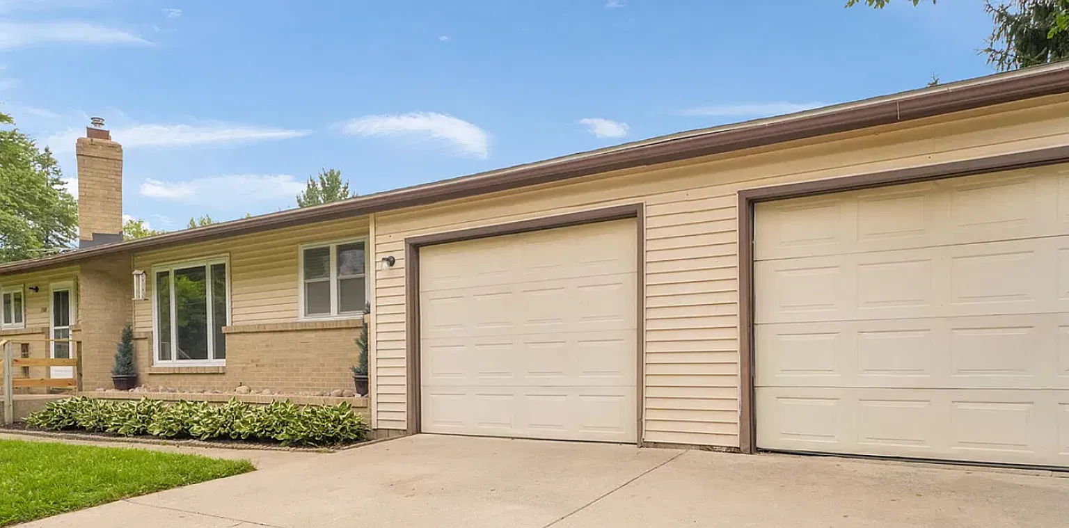 4 Bedroom Ranch - Forest Hills Schools — Photo 1