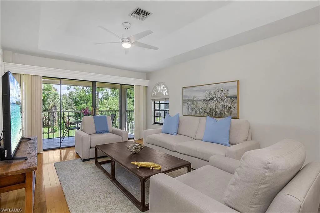 2 bed, 2.0 bath, 1250 sqft, $2,300 — Photo 3