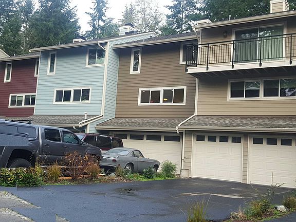 3rd image of 834 N 161st Pl