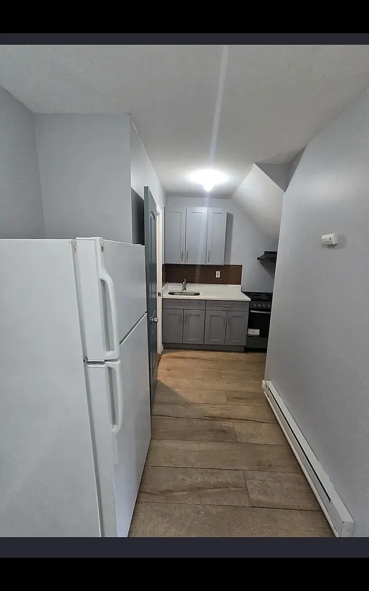 1 bed, $1,300 — Photo 1
