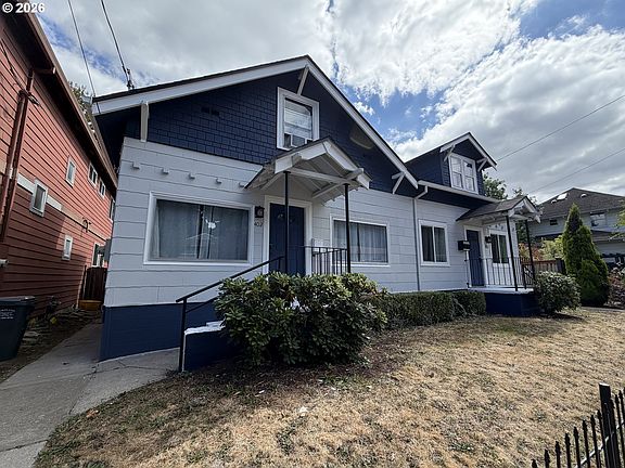 4th image of 402 SE 75th Ave