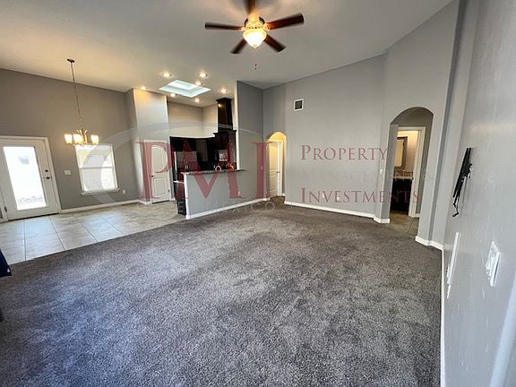 3rd image of 3640 Santa Adriana Ave