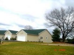 1813 Pine Ridge Dr, Manistee, MI 49660