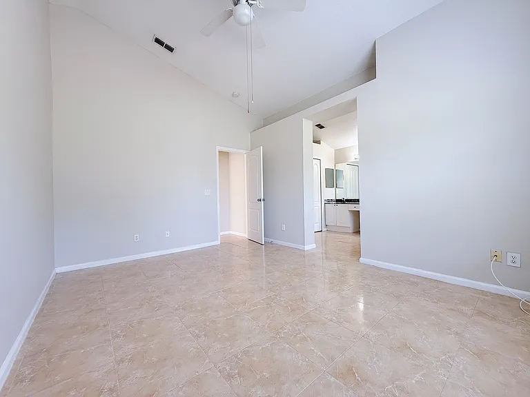 2634 Meadow Oaks Loop — Photo 8