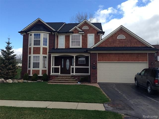 1st image of 216 Beaumont Ct