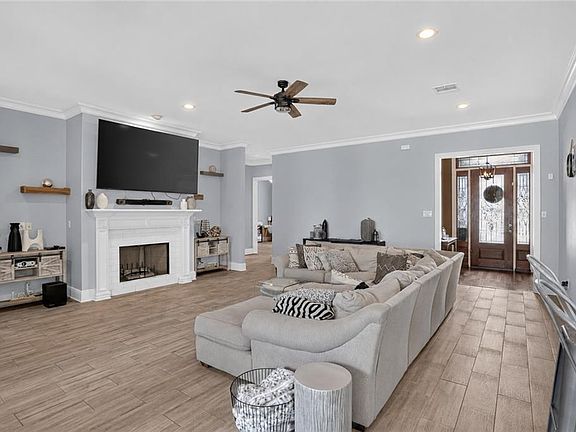 4th image of 833 Jefferson Heights Ave