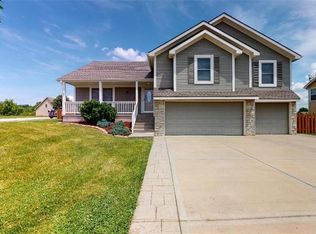 2318 Shenandoah Dr, Leavenworth, KS 66048