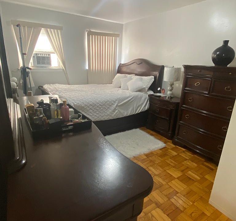 1st image of 2909 Tenbroeck Ave Floor 1