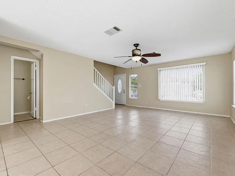 1109 Bradbury Ln — Photo 18