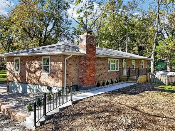 787 E State Route J, Highway Peculiar, MO 64078