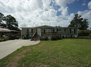 410 Lake Moultrie Dr, Bonneau, SC 29431