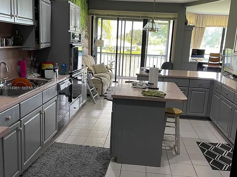181 Atlantis Blvd #E — Photo 6