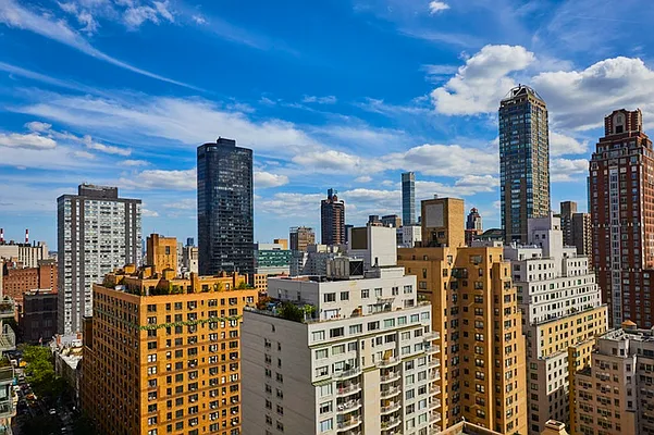 Sold by Brown Harris Stevens | media 19