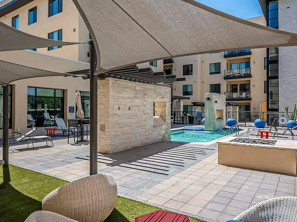 7300 E Earll Dr #2019