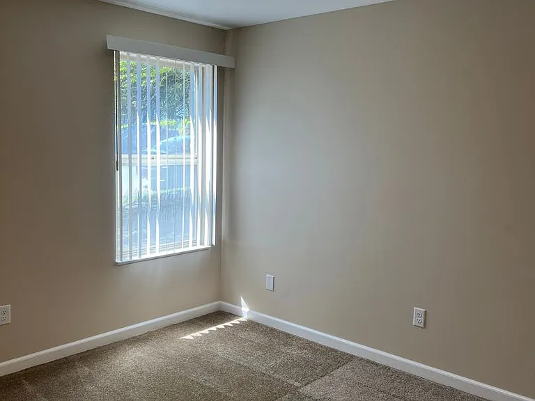 3326 Lombard Ave #1 — Photo 10