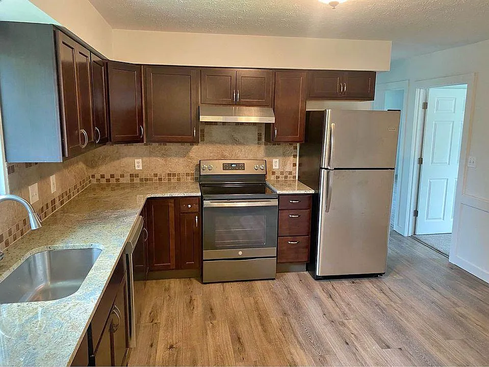 3 bed, 1800 sqft, $1,900 — Photo 2