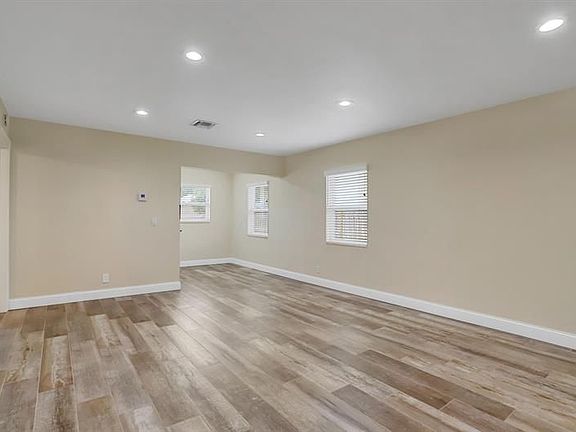 5th image of 214 Lakeview Ave APT 4