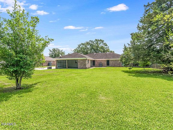 3rd image of 210 Estate Dr