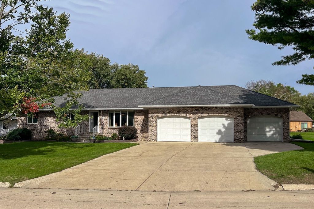 520 Upper Terrace Dr - Property Image