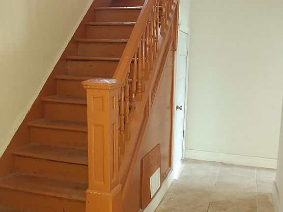 4th image of 880-882 S 16th St #3