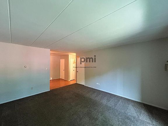 4th image of 105 Harrington Ave #2