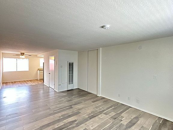 3rd image of 530 W 6th St