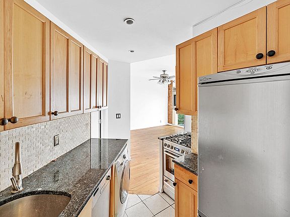 4th image of 509 E 77th St APT 6D