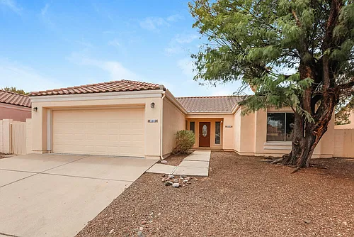3674 W Thundercloud Loop Photo 1