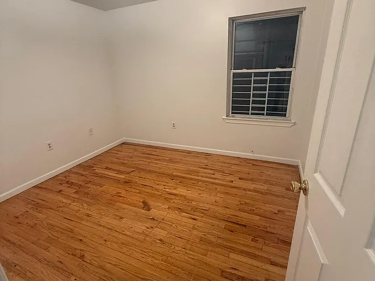 326 Livingston St #1 — Photo 7