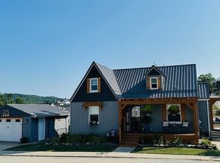 603 Chestnut St, Youngwood, PA 15697