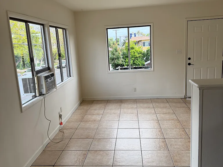 15231 Acre St #D — Photo 3