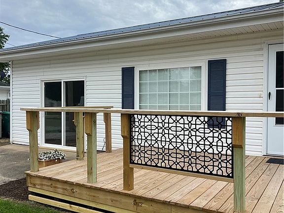 2nd image of 212 Dogwood Dr