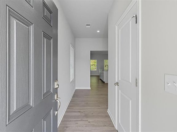 3rd image of 1163 Park Center Cir