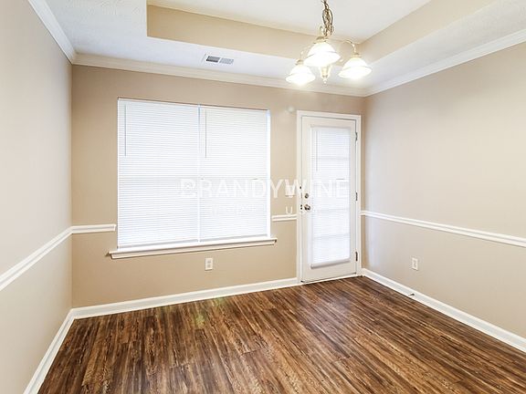 4th image of 1760 Courtyard Ln