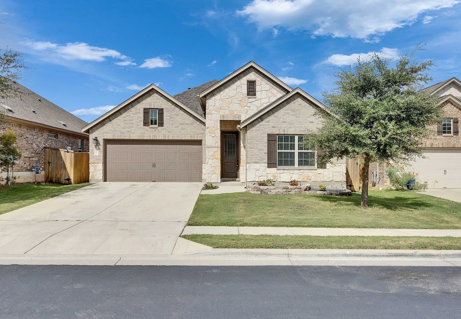 4 bed, 2.5 bath, 2170 sqft, $2,400 — Photo 1
