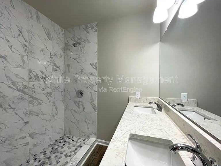 706 Hillside St — Photo 17